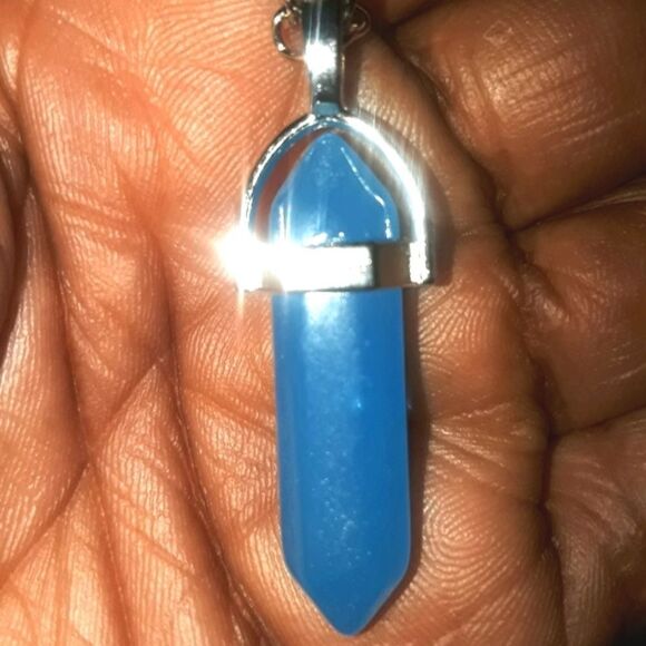 Hand crafted blue glow in the dark pendant necklace - Picture 4 of 8